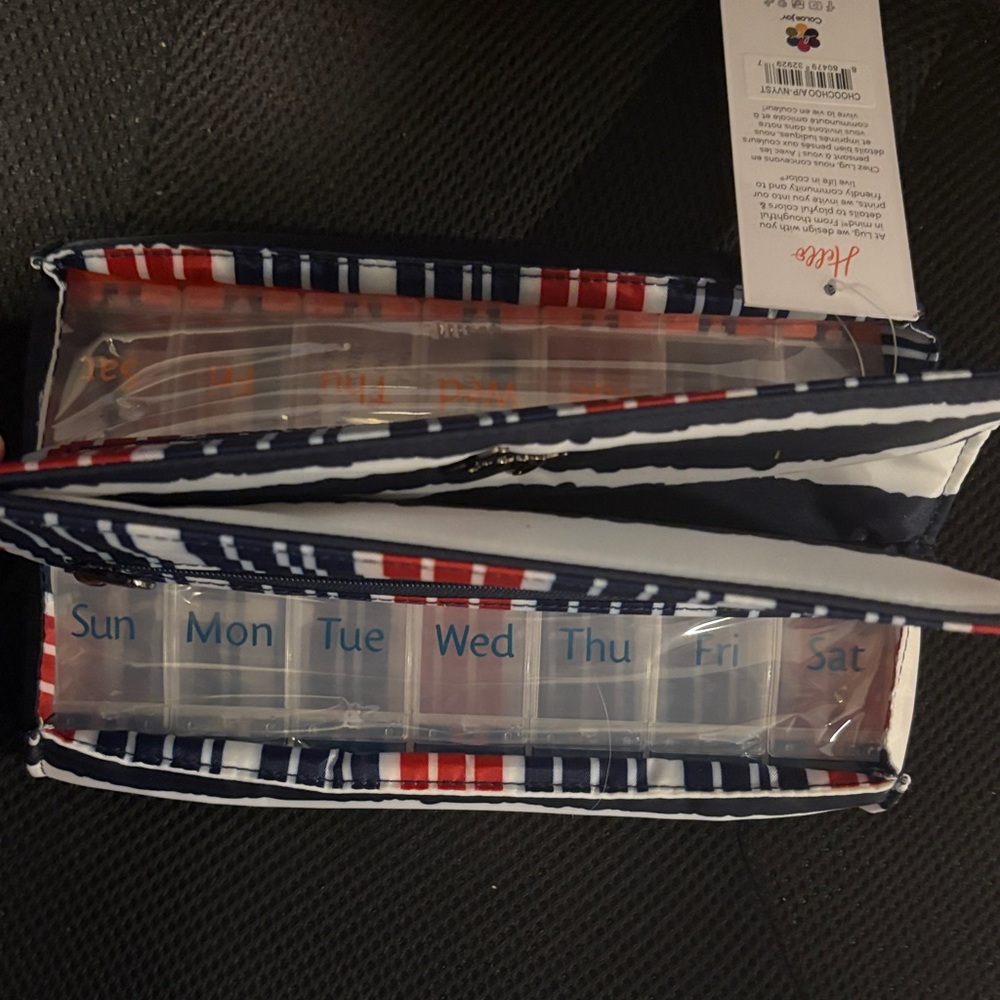 Lug Choo Choo Am/PM pill organizer in Striped Navy - Picture 5 of 5